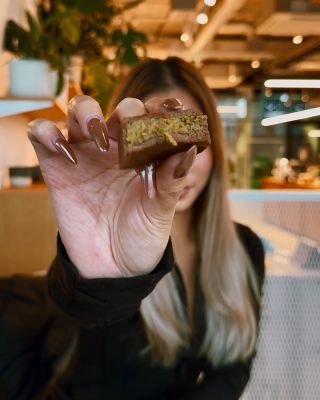 Výjimečná chuť dubajské pralinky ~ ideální doplněk k šálku kávy ☕️🍫✨